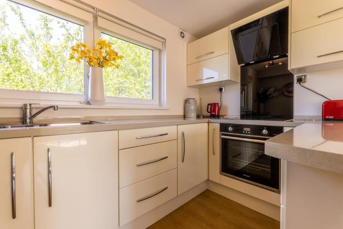 Stunning City Centre 1 Bed With Free Parking グラスゴー エクステリア 写真