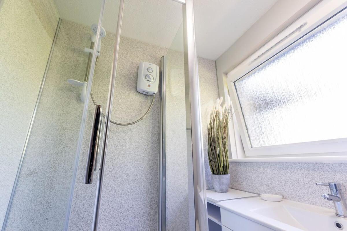 Stunning City Centre 1 Bed With Free Parking グラスゴー エクステリア 写真