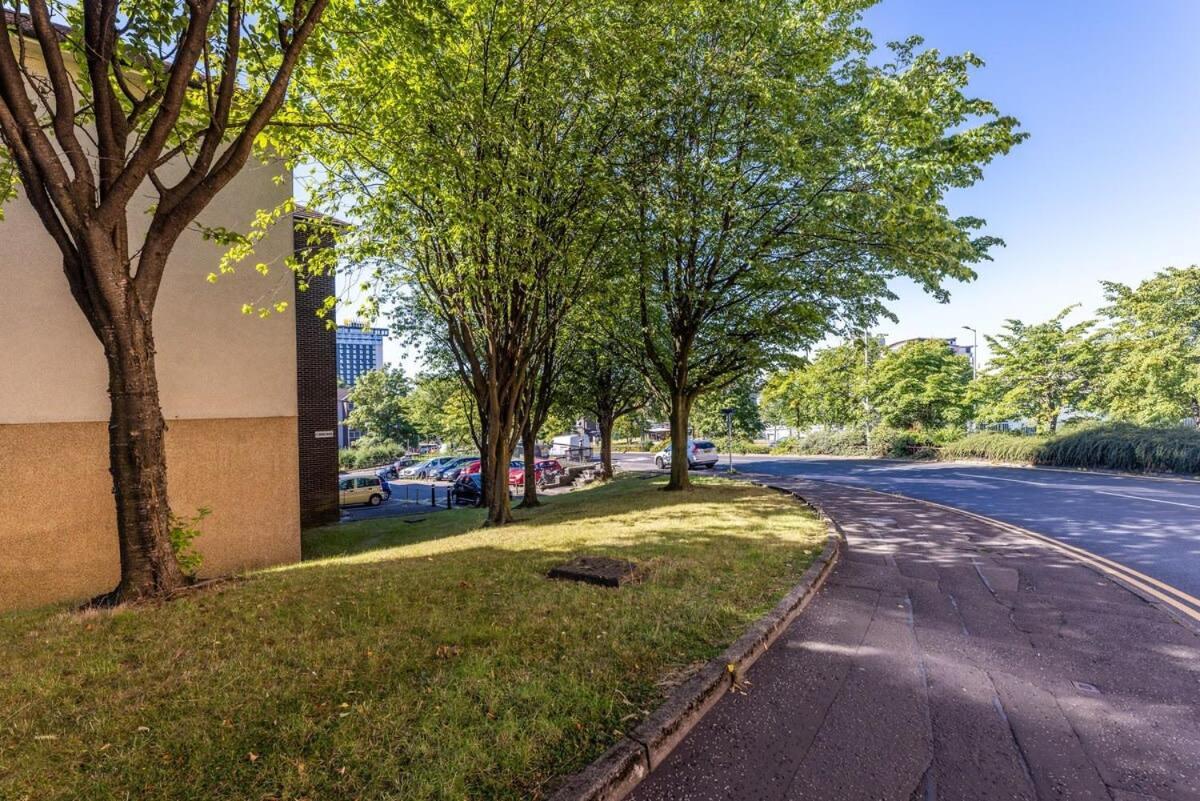Stunning City Centre 1 Bed With Free Parking グラスゴー エクステリア 写真
